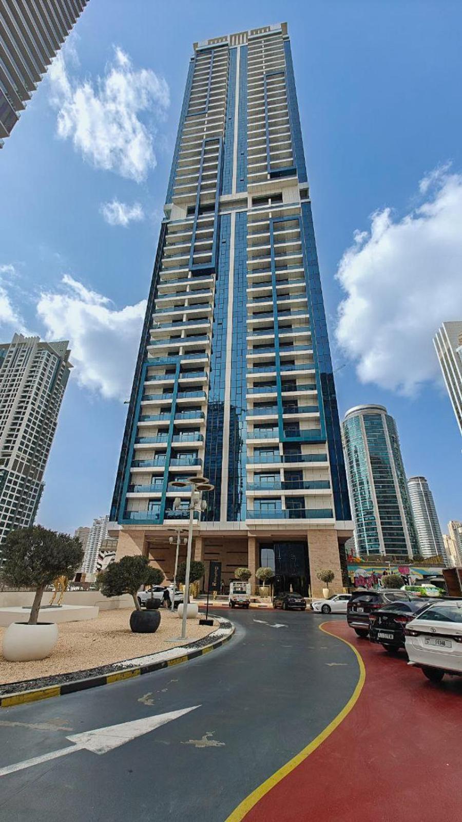 Apartment Heaven Crest - Balcony With View 1bhk In Jlt Close To Metro & Marina
