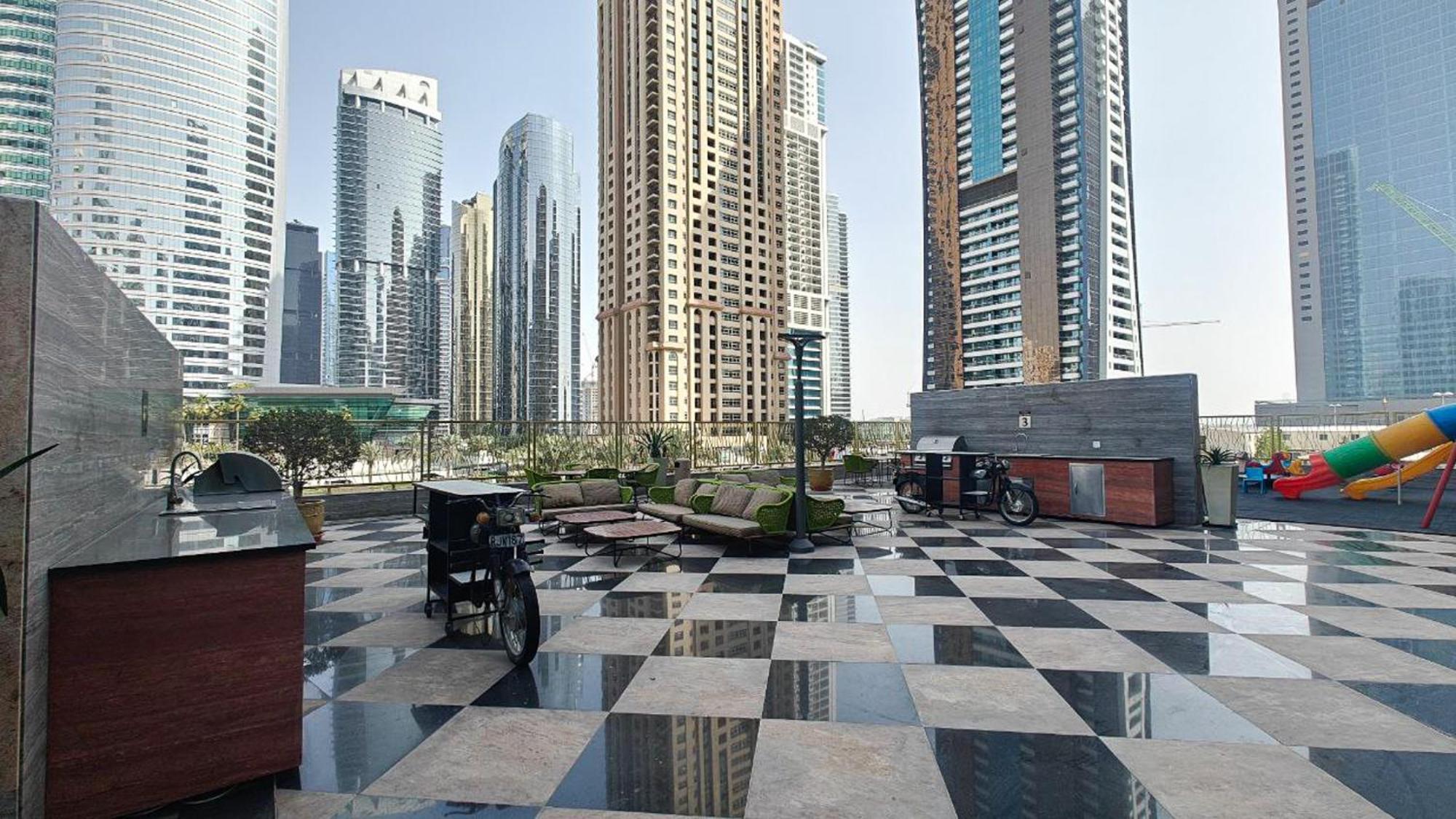 Apartment Heaven Crest - Balcony With View 1bhk In Jlt Close To Metro & Marina
