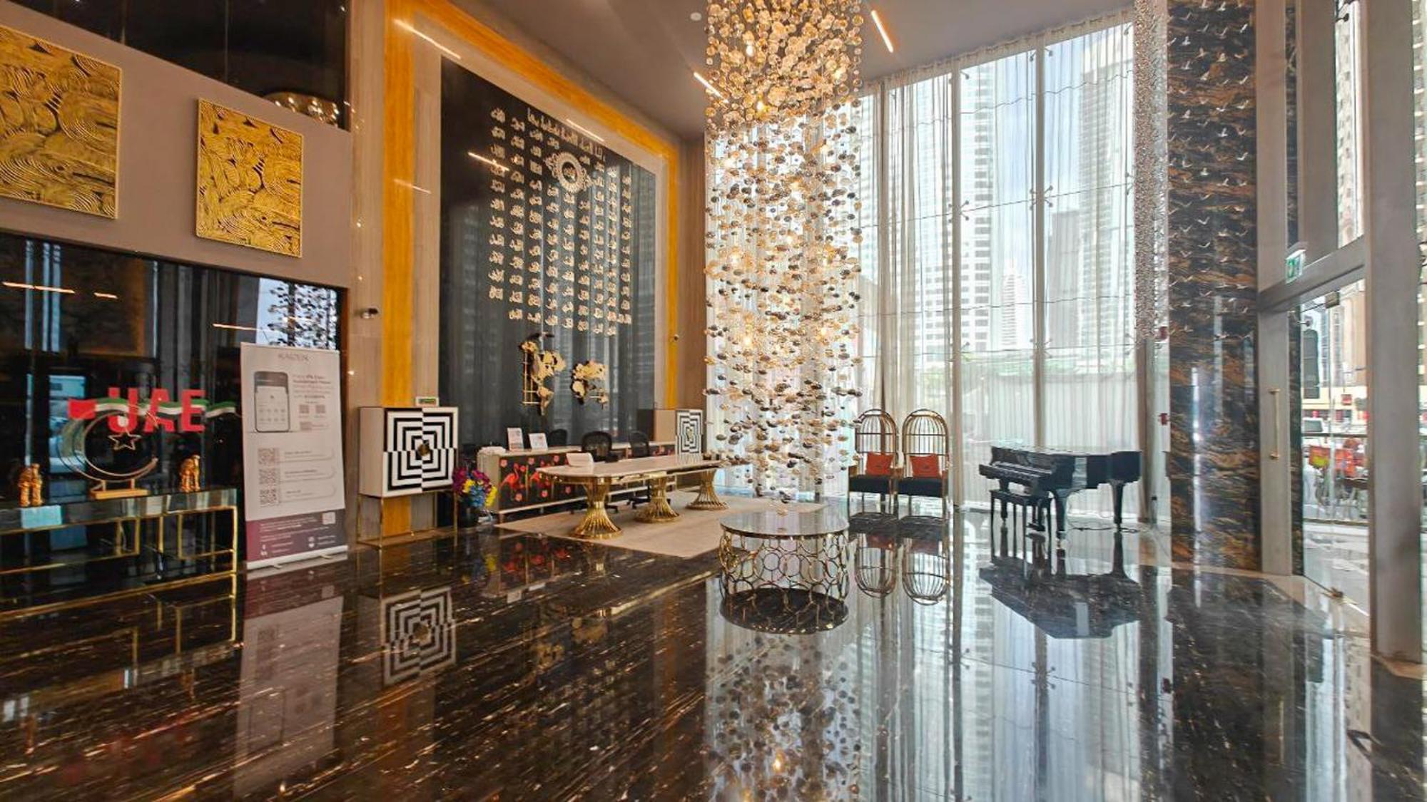 Apartment Heaven Crest - Balcony With View 1bhk In Jlt Close To Metro & Marina
